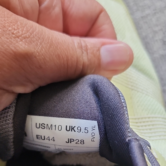 On Cloud Go Running Shoes – Lime Black Lightweight Trainer - Picture 14 of 17